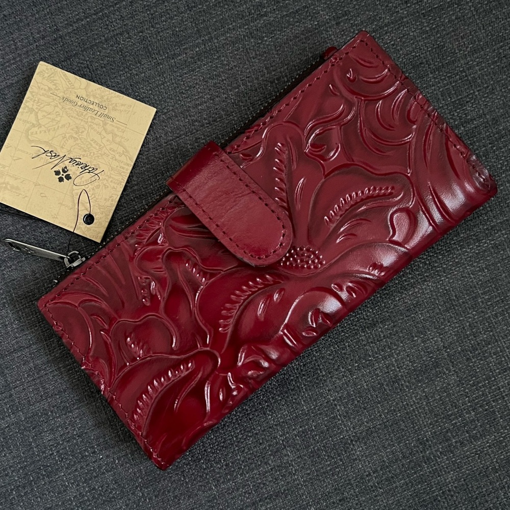 NWT PATRICIA NASH NAZARI WALLET CASE